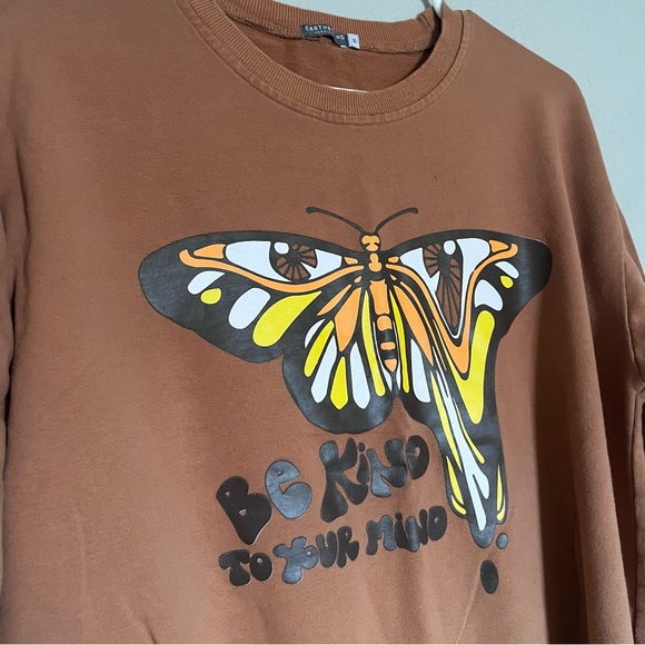 Earthbound rust colored sweatshirt with butterfly - Picture 1 of 4